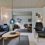Vakantiehuis Thrugels - 200m From The Sea By Interhome *
