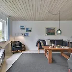 Vakantiehuis Thrugels - 200m From The Sea By Interhome *