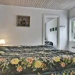 Vakantiehuis Thrugels - 200m From The Sea By Interhome
